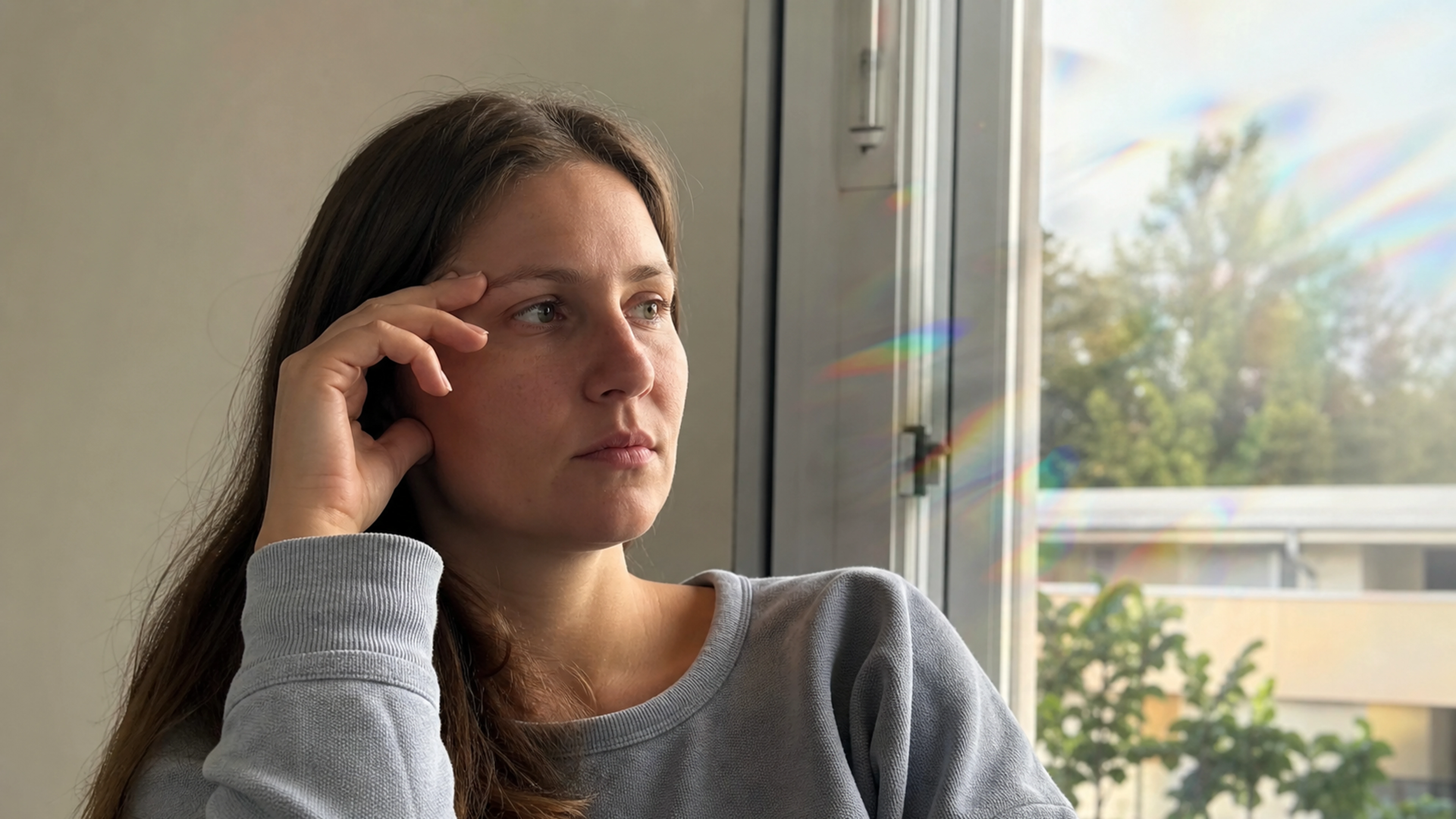Illustration éditoriale pour l’article « Tout savoir sur l'aura visuelle de la migraine »